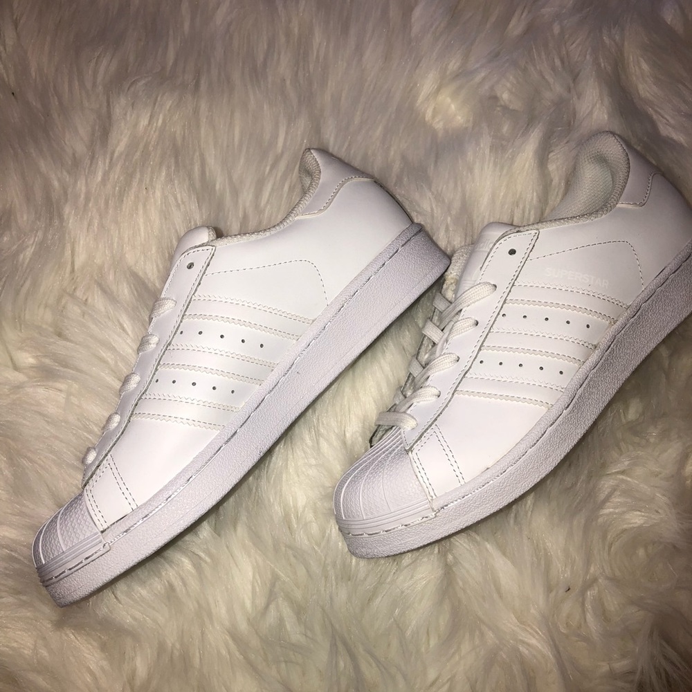 Brand new Adidas women’s superstar originals